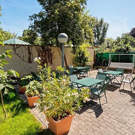 Radfahrerherberge Hostel *