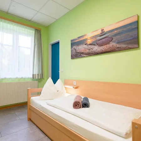 Radfahrerherberge Hostel *